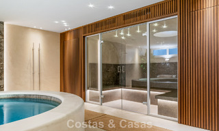 Élégante villa aux influences provençales à vendre dans le prestigieux quartier de Nueva Andalucía, Marbella 801747 