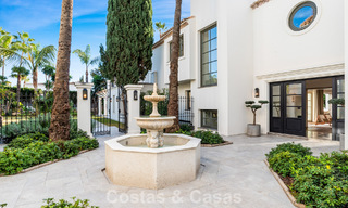 Élégante villa aux influences provençales à vendre dans le prestigieux quartier de Nueva Andalucía, Marbella 801749 