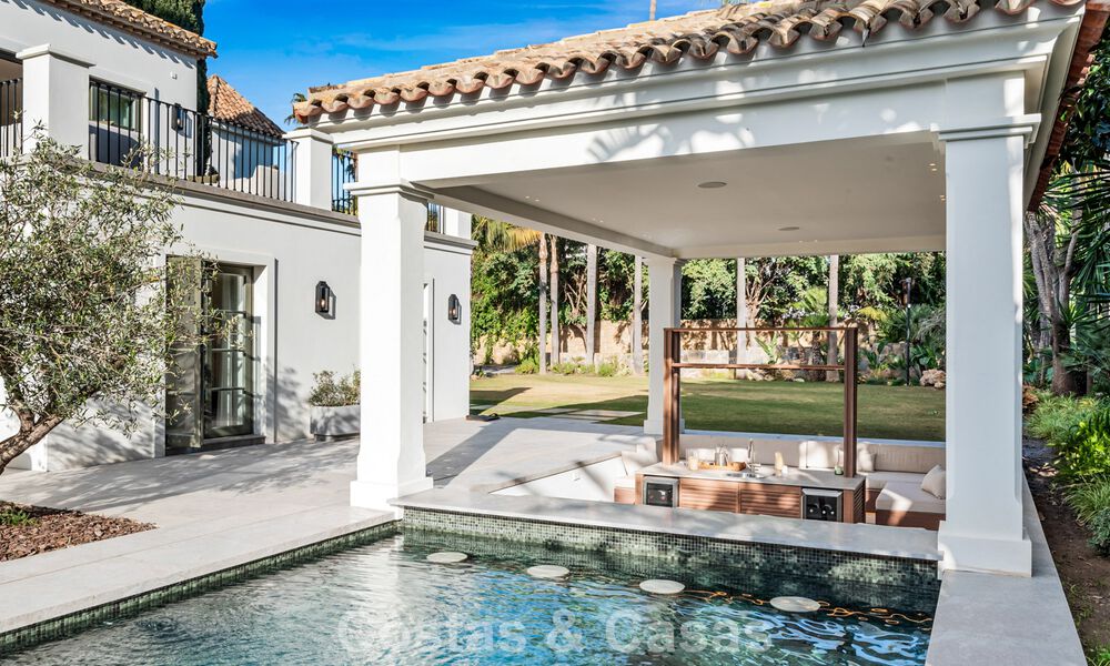 Élégante villa aux influences provençales à vendre dans le prestigieux quartier de Nueva Andalucía, Marbella 801753
