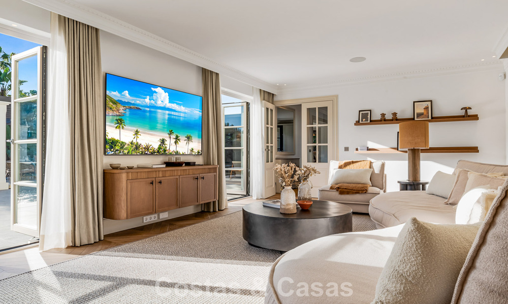 Élégante villa aux influences provençales à vendre dans le prestigieux quartier de Nueva Andalucía, Marbella 801756