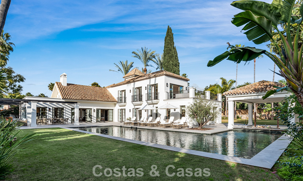 Élégante villa aux influences provençales à vendre dans le prestigieux quartier de Nueva Andalucía, Marbella 801759