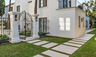 Élégante villa aux influences provençales à vendre dans le prestigieux quartier de Nueva Andalucía, Marbella 801763 