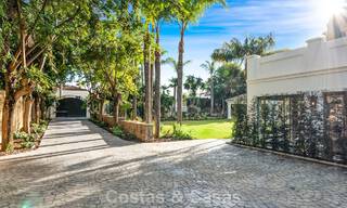 Élégante villa aux influences provençales à vendre dans le prestigieux quartier de Nueva Andalucía, Marbella 801764 