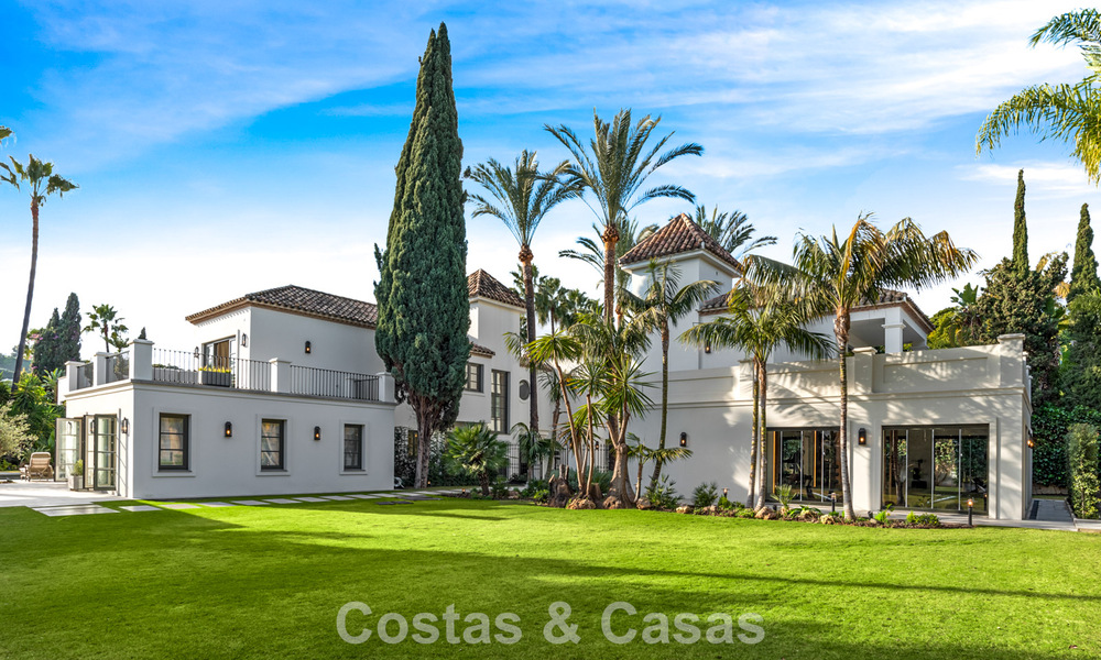 Élégante villa aux influences provençales à vendre dans le prestigieux quartier de Nueva Andalucía, Marbella 801767