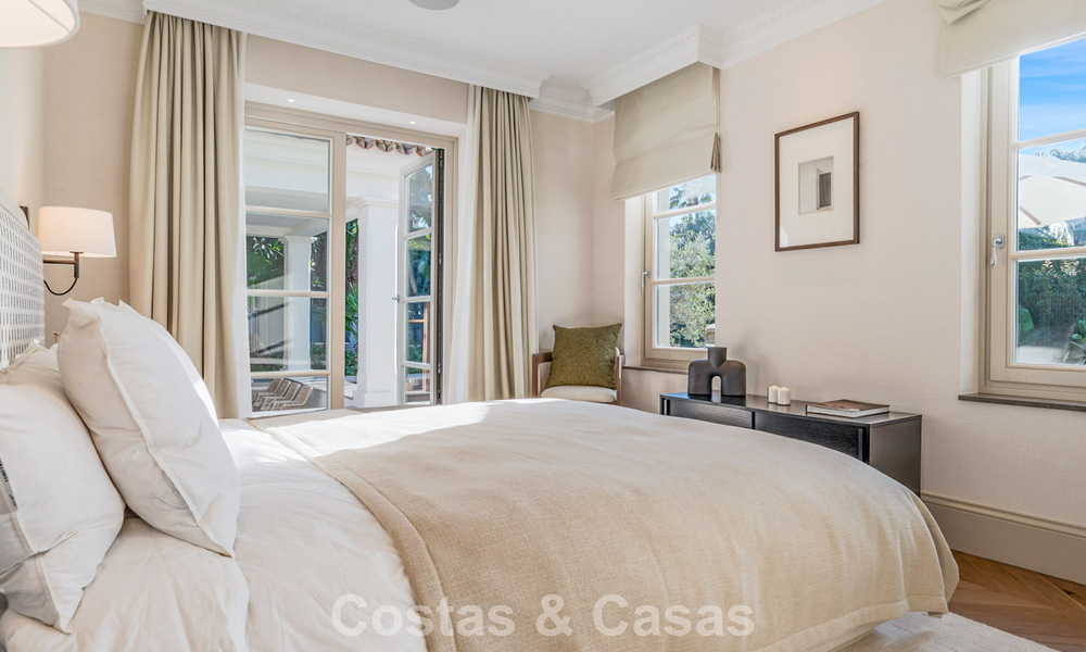 Élégante villa aux influences provençales à vendre dans le prestigieux quartier de Nueva Andalucía, Marbella 801770