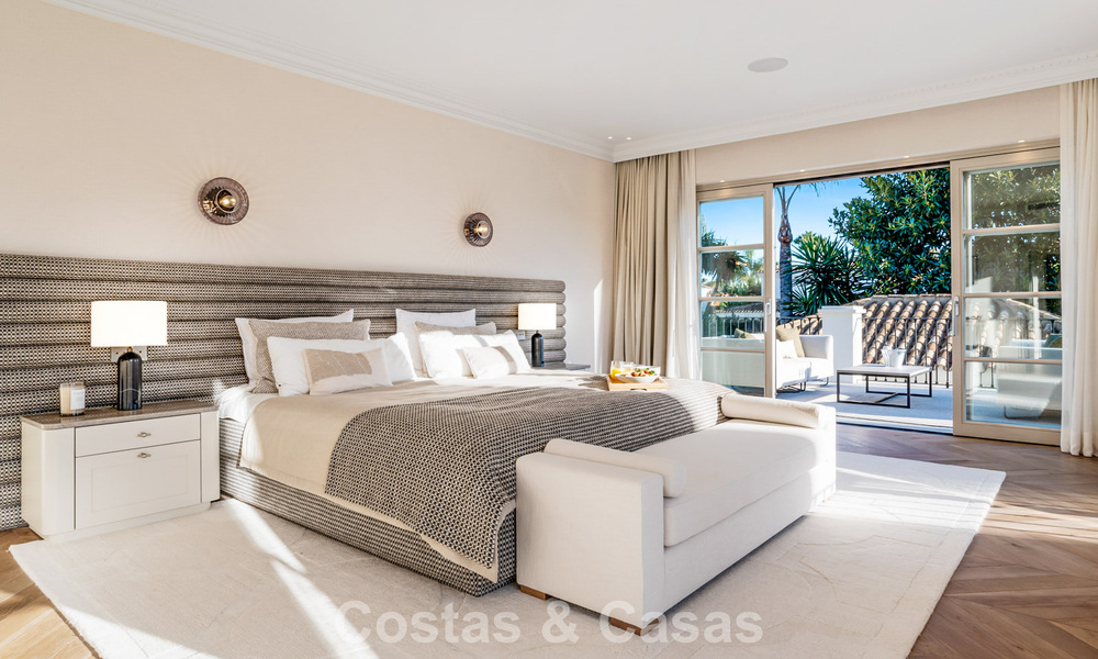 Élégante villa aux influences provençales à vendre dans le prestigieux quartier de Nueva Andalucía, Marbella 801771