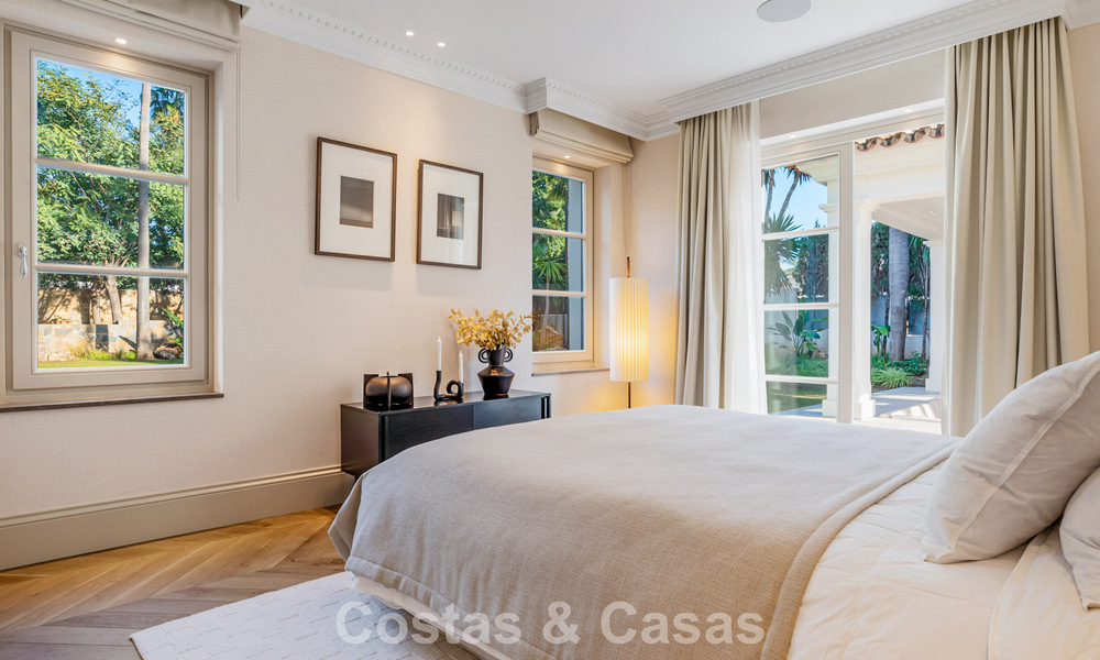 Élégante villa aux influences provençales à vendre dans le prestigieux quartier de Nueva Andalucía, Marbella 801775