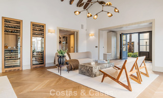 Élégante villa aux influences provençales à vendre dans le prestigieux quartier de Nueva Andalucía, Marbella 801782 