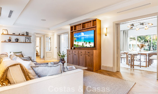 Élégante villa aux influences provençales à vendre dans le prestigieux quartier de Nueva Andalucía, Marbella 801788 