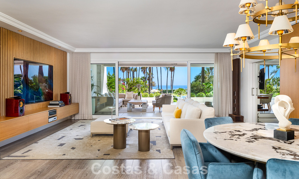 Appartement de jardin avec vue sur la mer à vendre à Los Granados, une résidence de prestige en front de mer à Puerto Banús, Marbella 801893