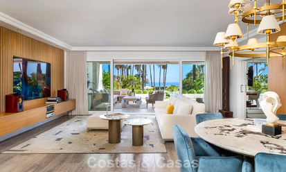 Appartement de jardin avec vue sur la mer à vendre à Los Granados, une résidence de prestige en front de mer à Puerto Banús, Marbella 801893