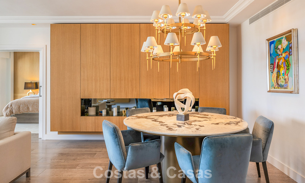 Appartement de jardin avec vue sur la mer à vendre à Los Granados, une résidence de prestige en front de mer à Puerto Banús, Marbella 801902