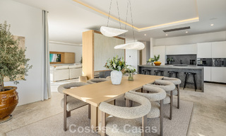 Villa de style méditerranéen à vendre, en première ligne de golf, dans un quartier prestigieux de Nueva Andalucía, Marbella 801914 