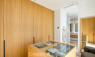 Villa de style méditerranéen à vendre, en première ligne de golf, dans un quartier prestigieux de Nueva Andalucía, Marbella 801921 