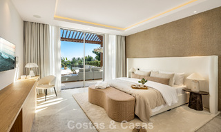 Villa de style méditerranéen à vendre, en première ligne de golf, dans un quartier prestigieux de Nueva Andalucía, Marbella 801922 