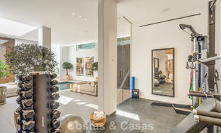 Villa de style méditerranéen à vendre, en première ligne de golf, dans un quartier prestigieux de Nueva Andalucía, Marbella 801927 