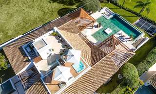 Villa de style méditerranéen à vendre, en première ligne de golf, dans un quartier prestigieux de Nueva Andalucía, Marbella 801933 