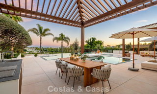 Villa de style méditerranéen à vendre, en première ligne de golf, dans un quartier prestigieux de Nueva Andalucía, Marbella 801934 