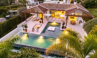Villa de style méditerranéen à vendre, en première ligne de golf, dans un quartier prestigieux de Nueva Andalucía, Marbella 801939 