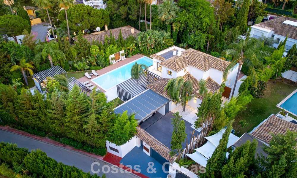 Villa de luxe moderne avec piscine chauffée à vendre dans la Vallée du Golf de Nueva Andalucía, Marbella 801941