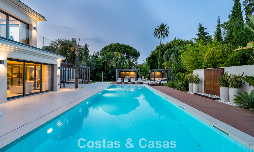 Villa de luxe moderne avec piscine chauffée à vendre dans la Vallée du Golf de Nueva Andalucía, Marbella 801944