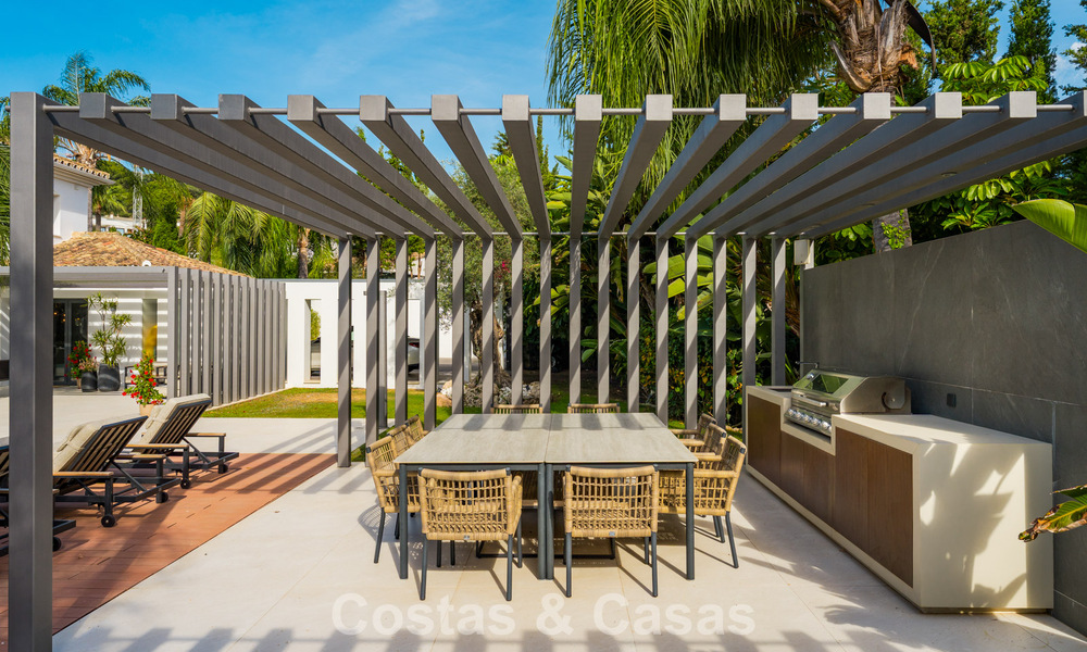 Villa de luxe moderne avec piscine chauffée à vendre dans la Vallée du Golf de Nueva Andalucía, Marbella 801954