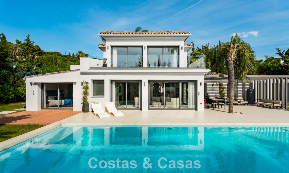 Villa de luxe moderne avec piscine chauffée à vendre dans la Vallée du Golf de Nueva Andalucía, Marbella 801958