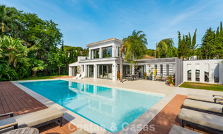 Villa de luxe moderne avec piscine chauffée à vendre dans la Vallée du Golf de Nueva Andalucía, Marbella 801960 