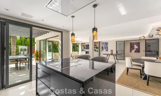 Villa de luxe moderne avec piscine chauffée à vendre dans la Vallée du Golf de Nueva Andalucía, Marbella 801962 