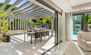 Villa de luxe moderne avec piscine chauffée à vendre dans la Vallée du Golf de Nueva Andalucía, Marbella 801971 