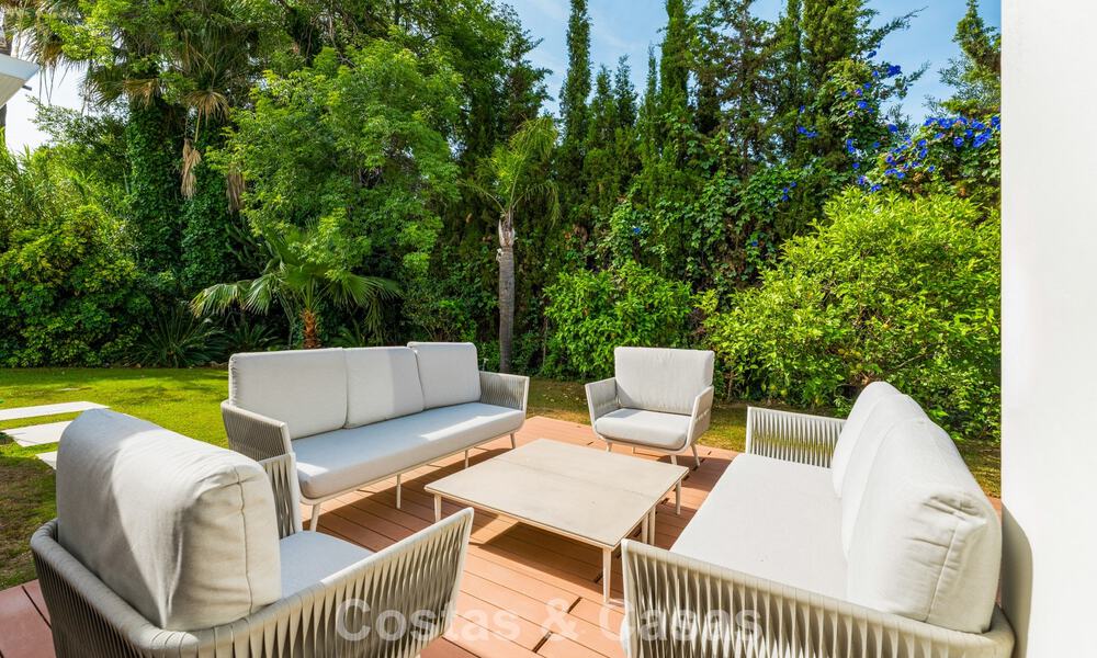 Villa de luxe moderne avec piscine chauffée à vendre dans la Vallée du Golf de Nueva Andalucía, Marbella 801976