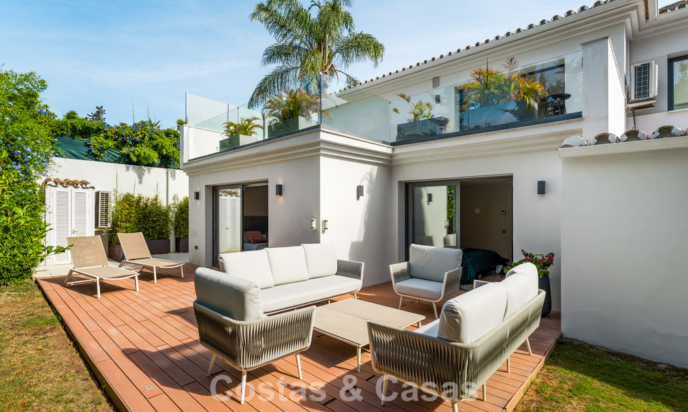 Villa de luxe moderne avec piscine chauffée à vendre dans la Vallée du Golf de Nueva Andalucía, Marbella 801977