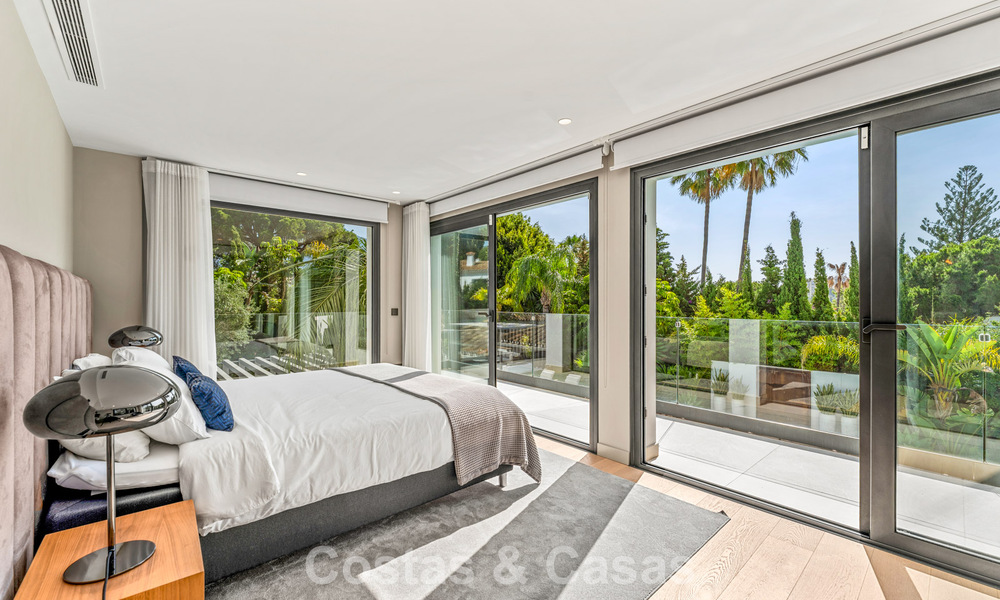 Villa de luxe moderne avec piscine chauffée à vendre dans la Vallée du Golf de Nueva Andalucía, Marbella 801982