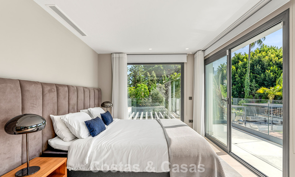 Villa de luxe moderne avec piscine chauffée à vendre dans la Vallée du Golf de Nueva Andalucía, Marbella 801983