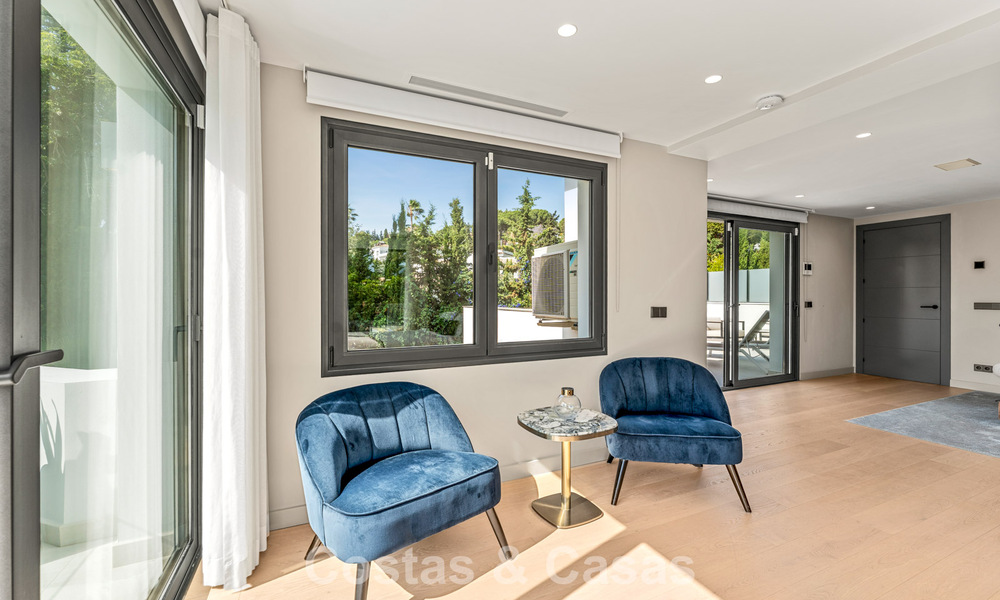 Villa de luxe moderne avec piscine chauffée à vendre dans la Vallée du Golf de Nueva Andalucía, Marbella 801985
