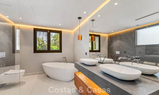 Villa de luxe moderne avec piscine chauffée à vendre dans la Vallée du Golf de Nueva Andalucía, Marbella 801988 