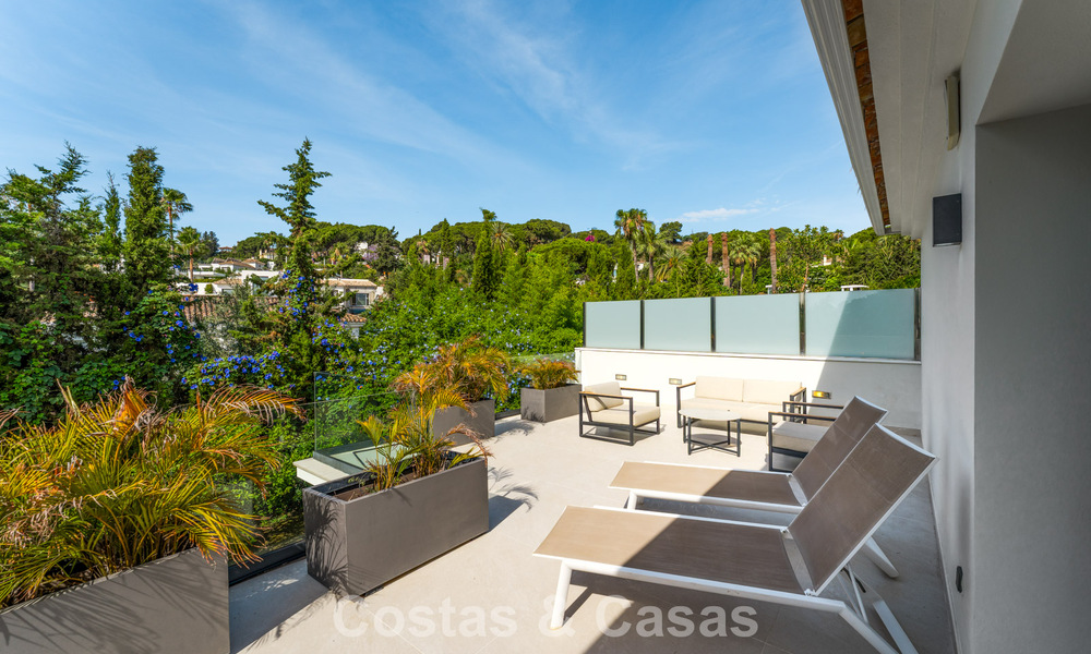 Villa de luxe moderne avec piscine chauffée à vendre dans la Vallée du Golf de Nueva Andalucía, Marbella 801992