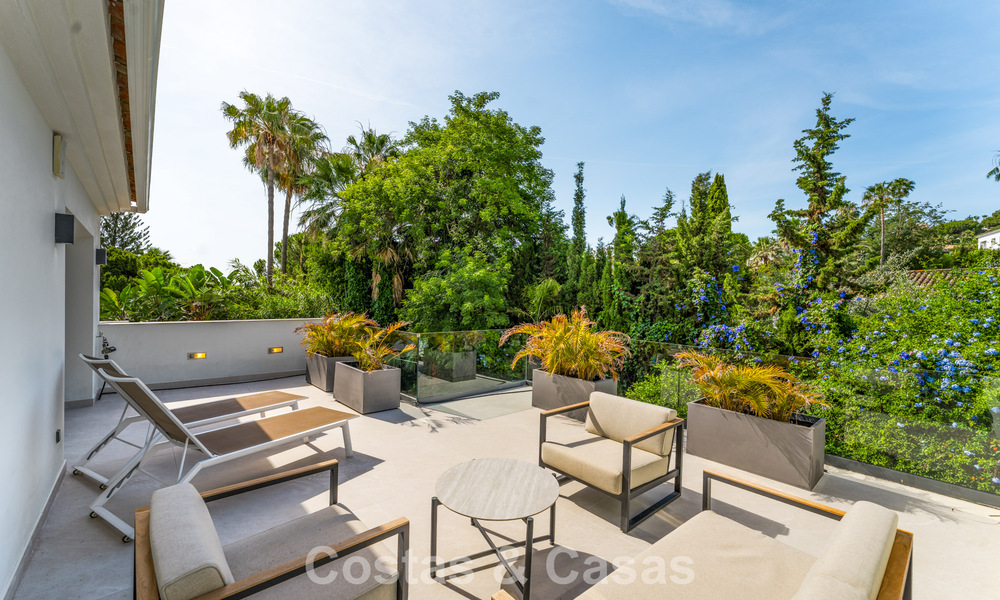 Villa de luxe moderne avec piscine chauffée à vendre dans la Vallée du Golf de Nueva Andalucía, Marbella 801993