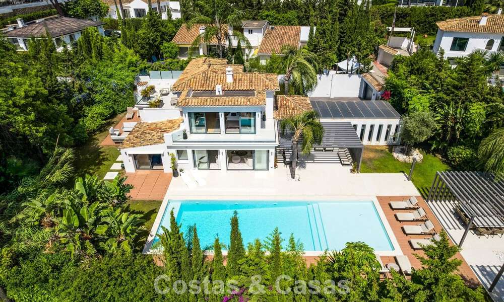 Villa de luxe moderne avec piscine chauffée à vendre dans la Vallée du Golf de Nueva Andalucía, Marbella 801996