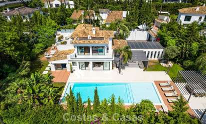 Villa de luxe moderne avec piscine chauffée à vendre dans la Vallée du Golf de Nueva Andalucía, Marbella 801996