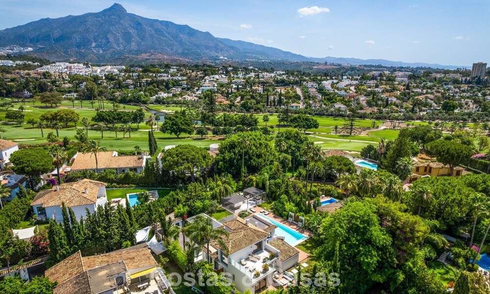 Villa de luxe moderne avec piscine chauffée à vendre dans la Vallée du Golf de Nueva Andalucía, Marbella 802000