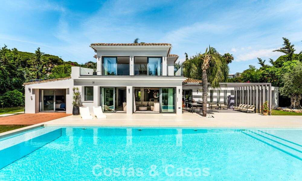 Villa de luxe moderne avec piscine chauffée à vendre dans la Vallée du Golf de Nueva Andalucía, Marbella 802004
