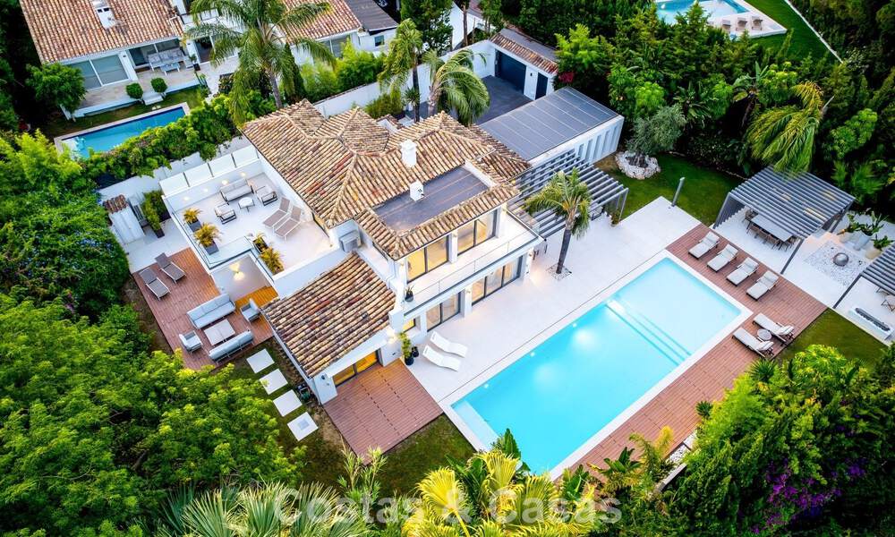 Villa de luxe moderne avec piscine chauffée à vendre dans la Vallée du Golf de Nueva Andalucía, Marbella 802006