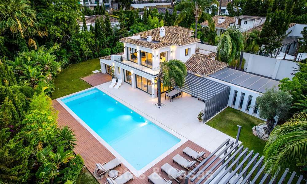 Villa de luxe moderne avec piscine chauffée à vendre dans la Vallée du Golf de Nueva Andalucía, Marbella 802007