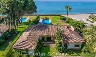 Villa à rénover avec un énorme potentiel à vendre en première ligne de plage entre Marbella et Estepona 802011 