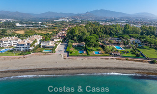 Villa à rénover avec un énorme potentiel à vendre en première ligne de plage entre Marbella et Estepona 802012 