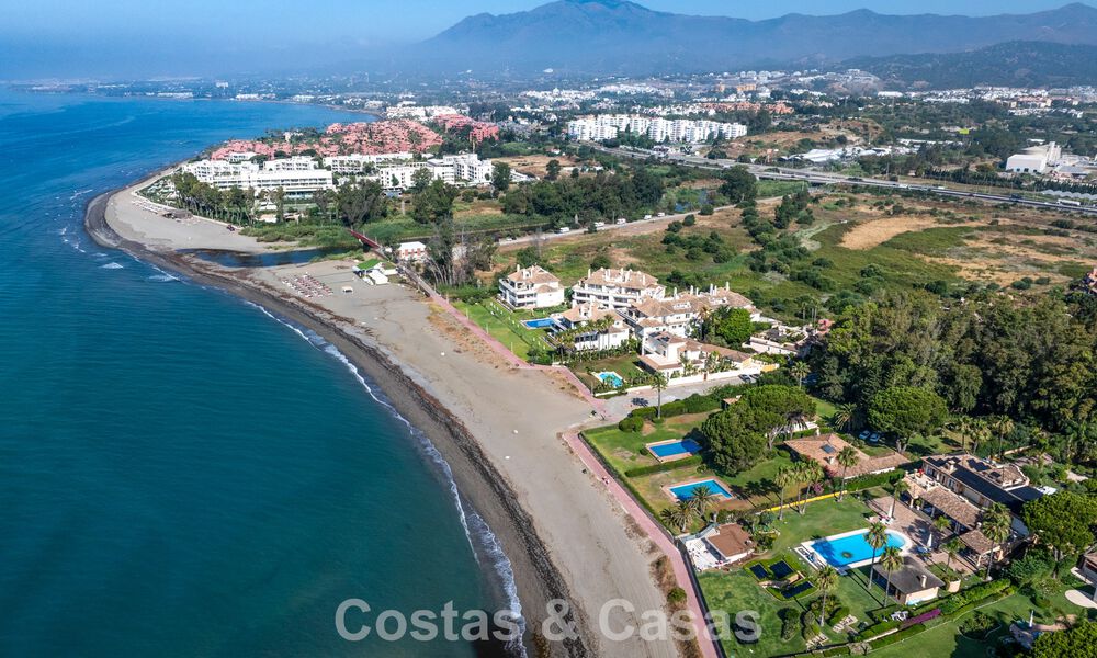 Villa à rénover avec un énorme potentiel à vendre en première ligne de plage entre Marbella et Estepona 802020