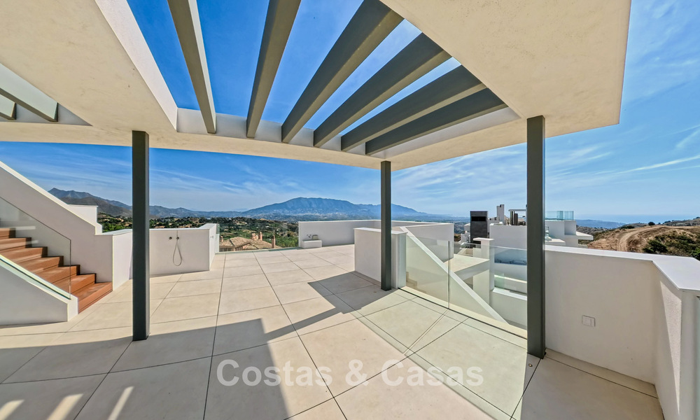 Appartements neufs contemporains avec vue panoramique sur la mer à vendre prés d'Elviria, Marbella Est 802029