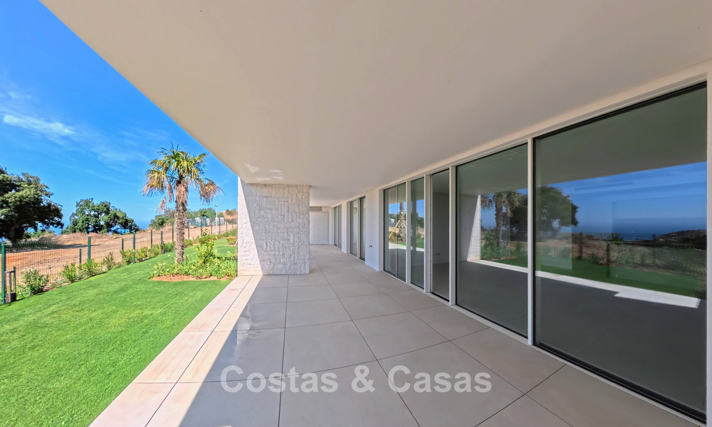 Appartements neufs contemporains avec vue panoramique sur la mer à vendre prés d'Elviria, Marbella Est 802033