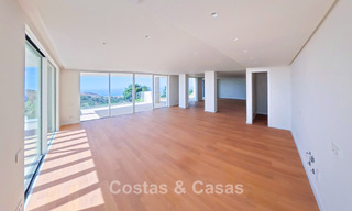 Appartements neufs contemporains avec vue panoramique sur la mer à vendre prés d'Elviria, Marbella Est 802036 